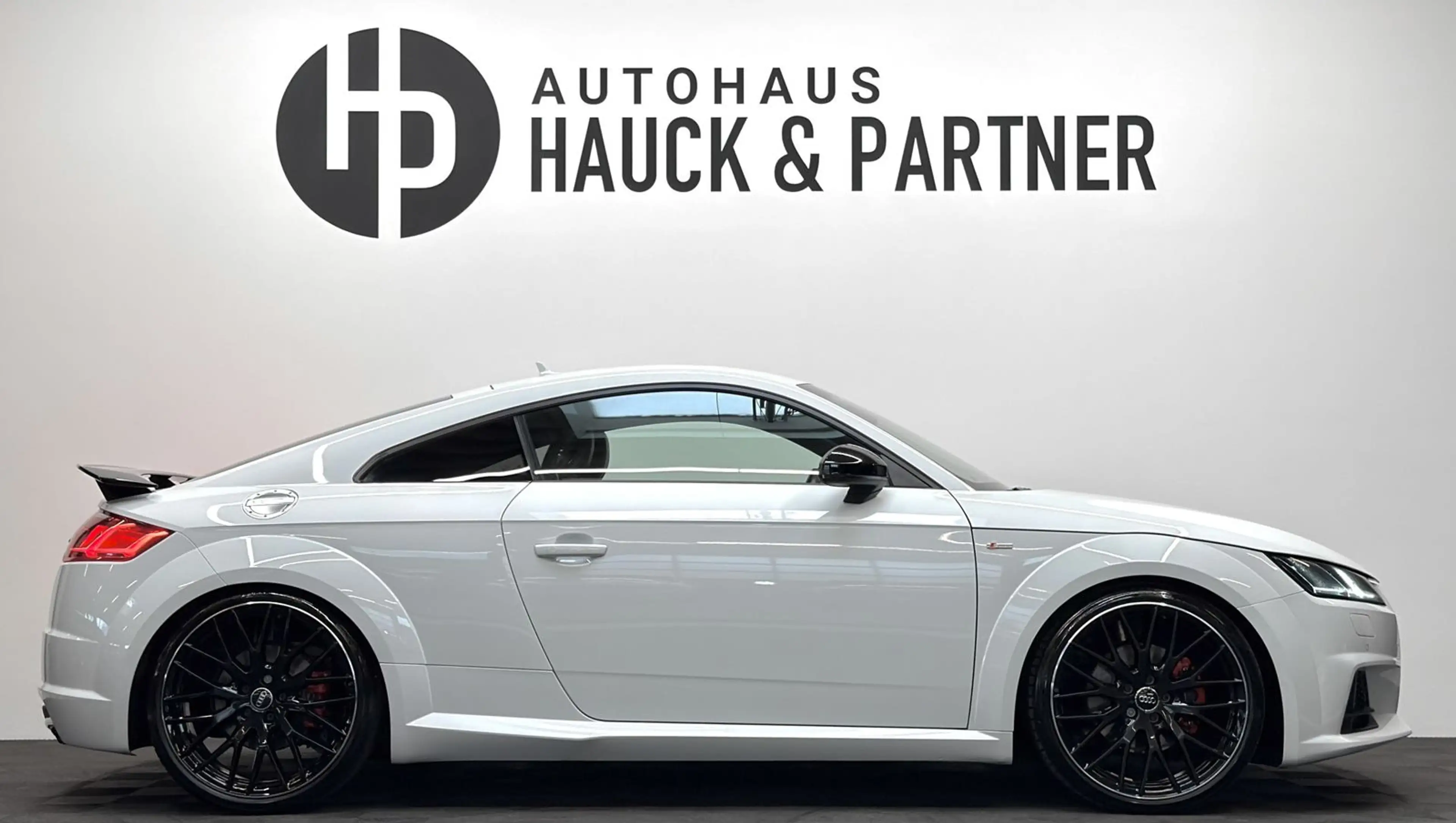 Audi TT q. S-Line Competition*B&O*Key-Go*Navi*20"*LED — photo 6