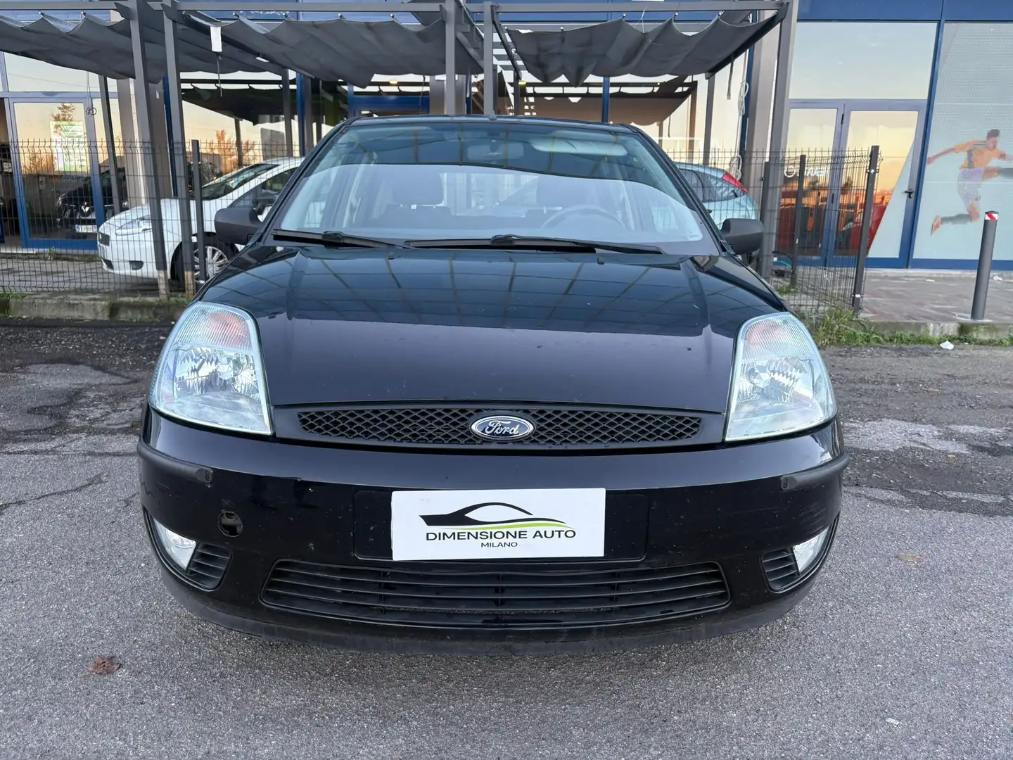 Ford Fiesta Fiesta 5p NEOPATENTATI Zwart - 2