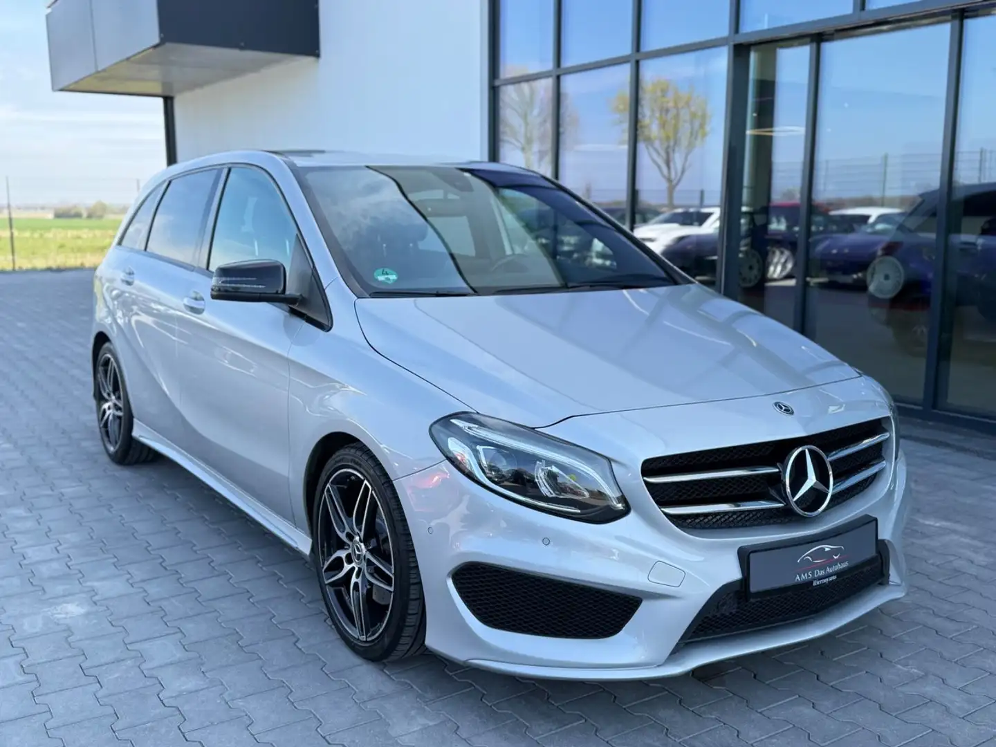 Mercedes-Benz B 220 CDI AMG Line Night-Paket Leder Navi Xenon Argintiu - 2
