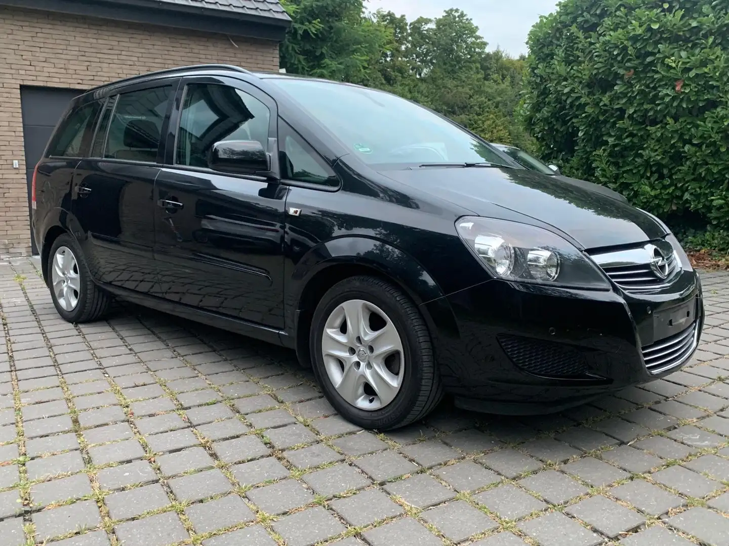 Opel Zafira Zafira 1.6 ecoFLEX Family Plus Fekete - 1