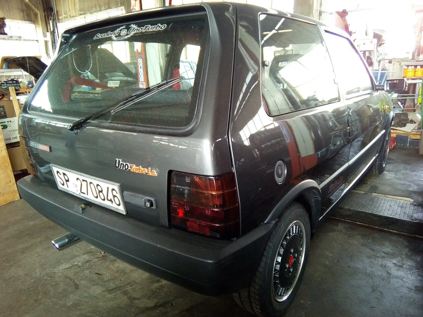 Fiat Uno 3p 1.3t ie 105cv Černá - 2