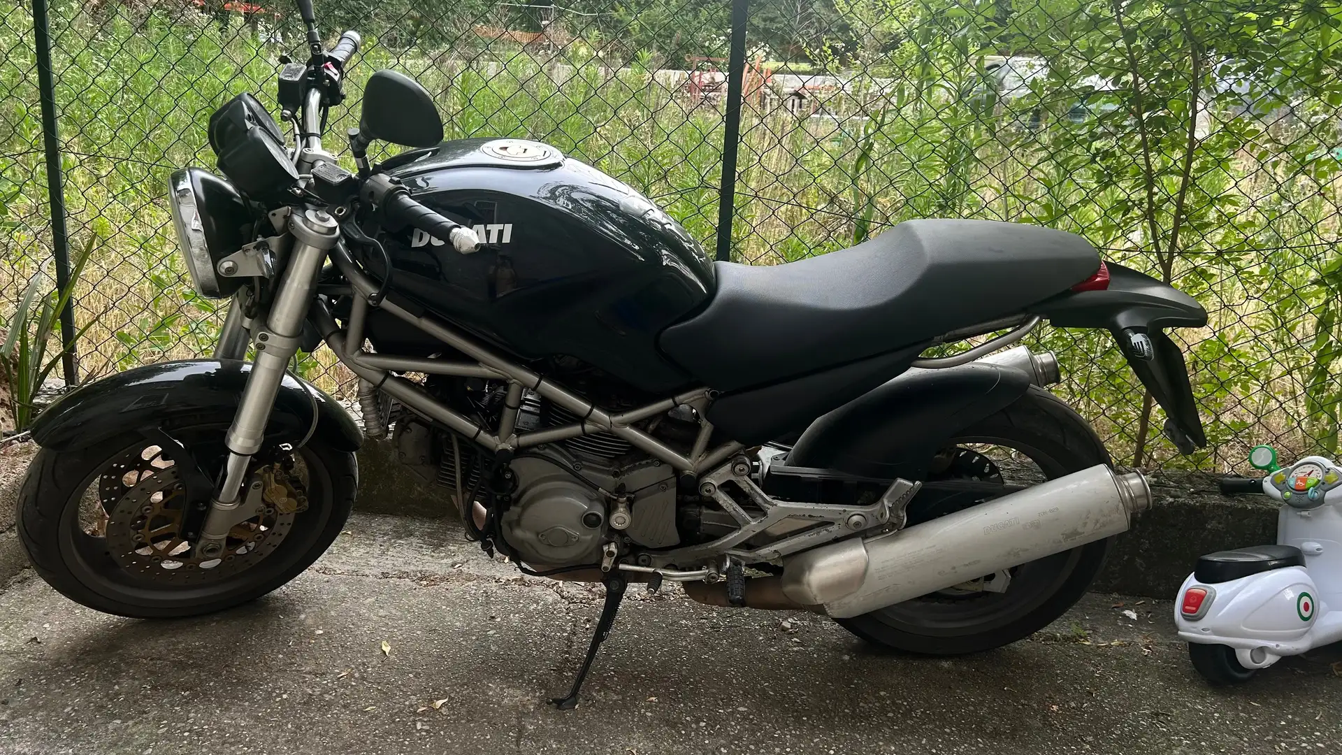 Ducati Monster 800 Schwarz - 1
