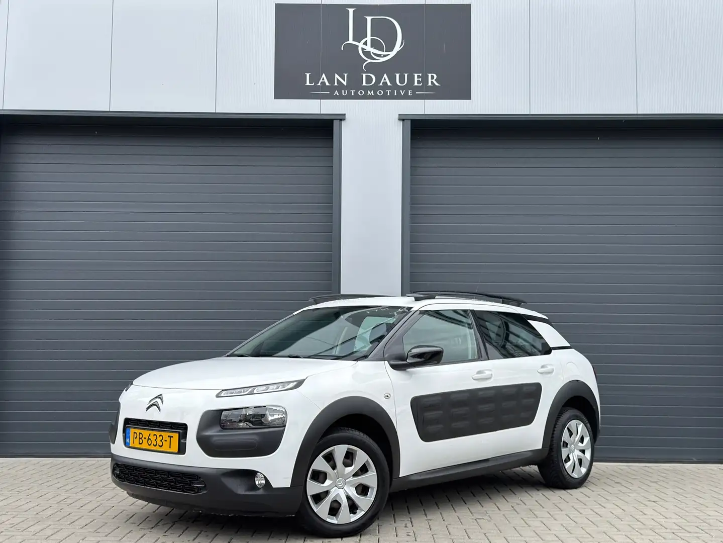 Citroen C4 Cactus 1.2 PureTech Feel 2017 Navi / Airco / APK Weiß - 1