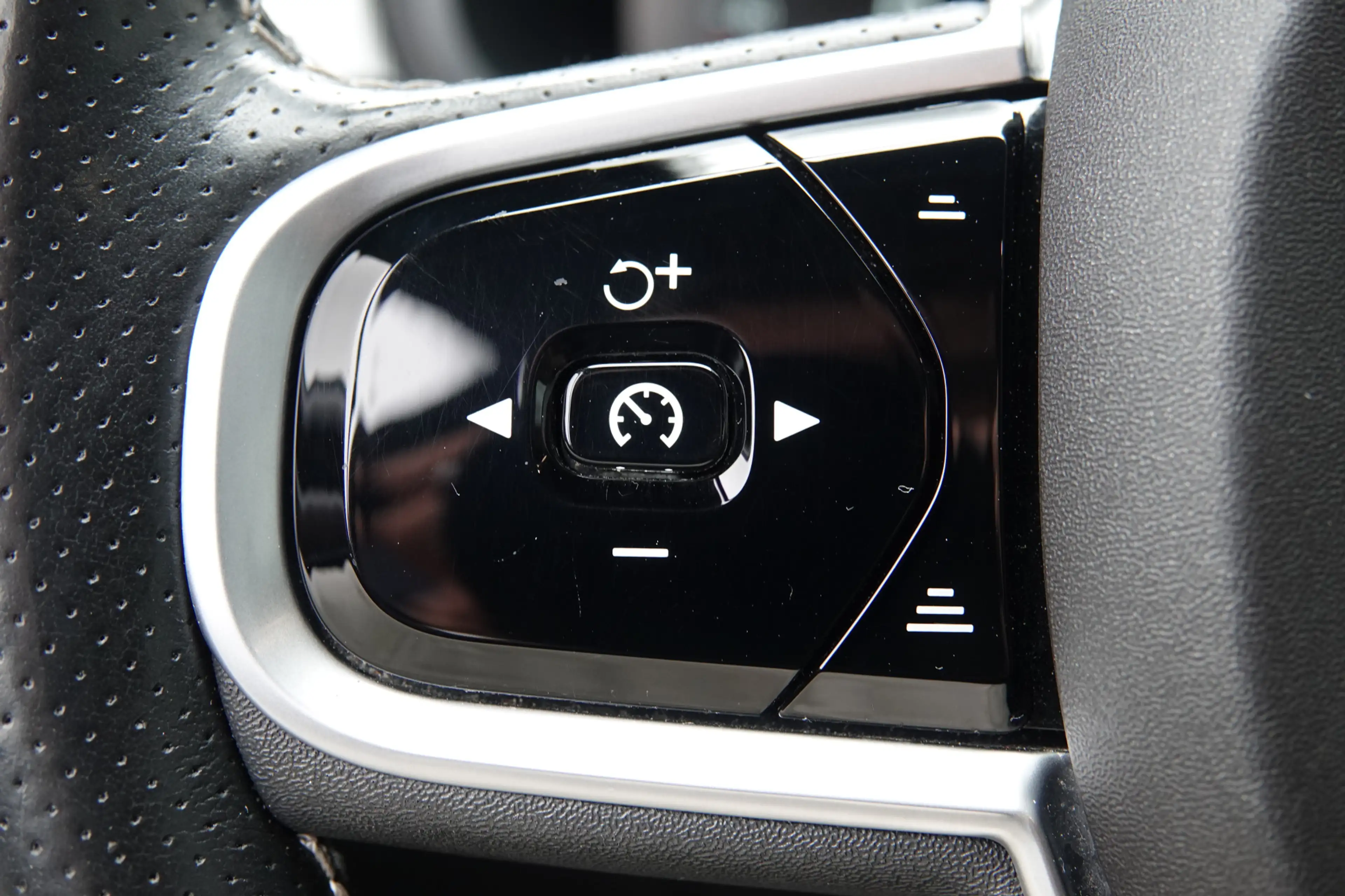 Volvo V90 2.0 T4 R-Design | Harman/Kardon | ACC | Stoel/stuu — photo 15