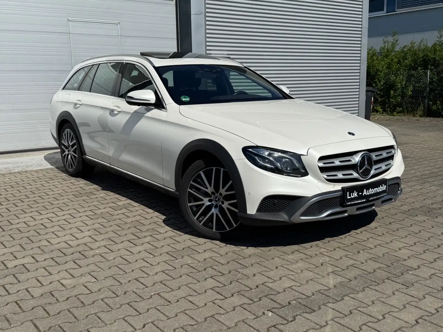 Mercedes-Benz E 400 d All-Terrain°ACC°HUD°WIDESCREEN°Burmester Wit - 1