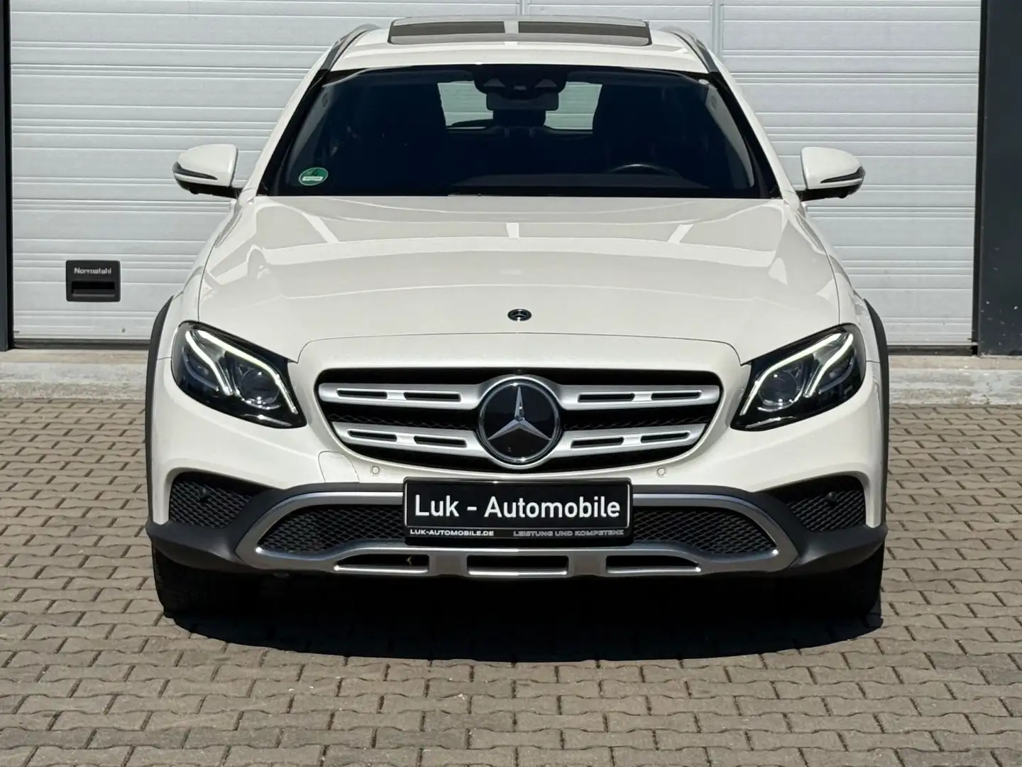 Mercedes-Benz E 400 d All-Terrain°ACC°HUD°WIDESCREEN°Burmester Wit - 2