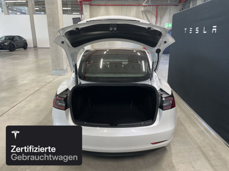 Tesla Model 3 Rear-Wheel Drive — photo 9