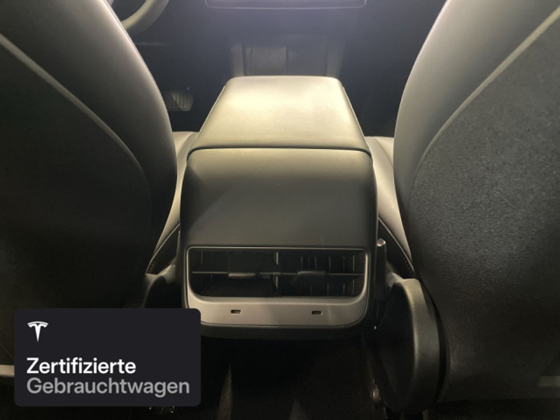 Tesla Model 3 Rear-Wheel Drive — photo 13