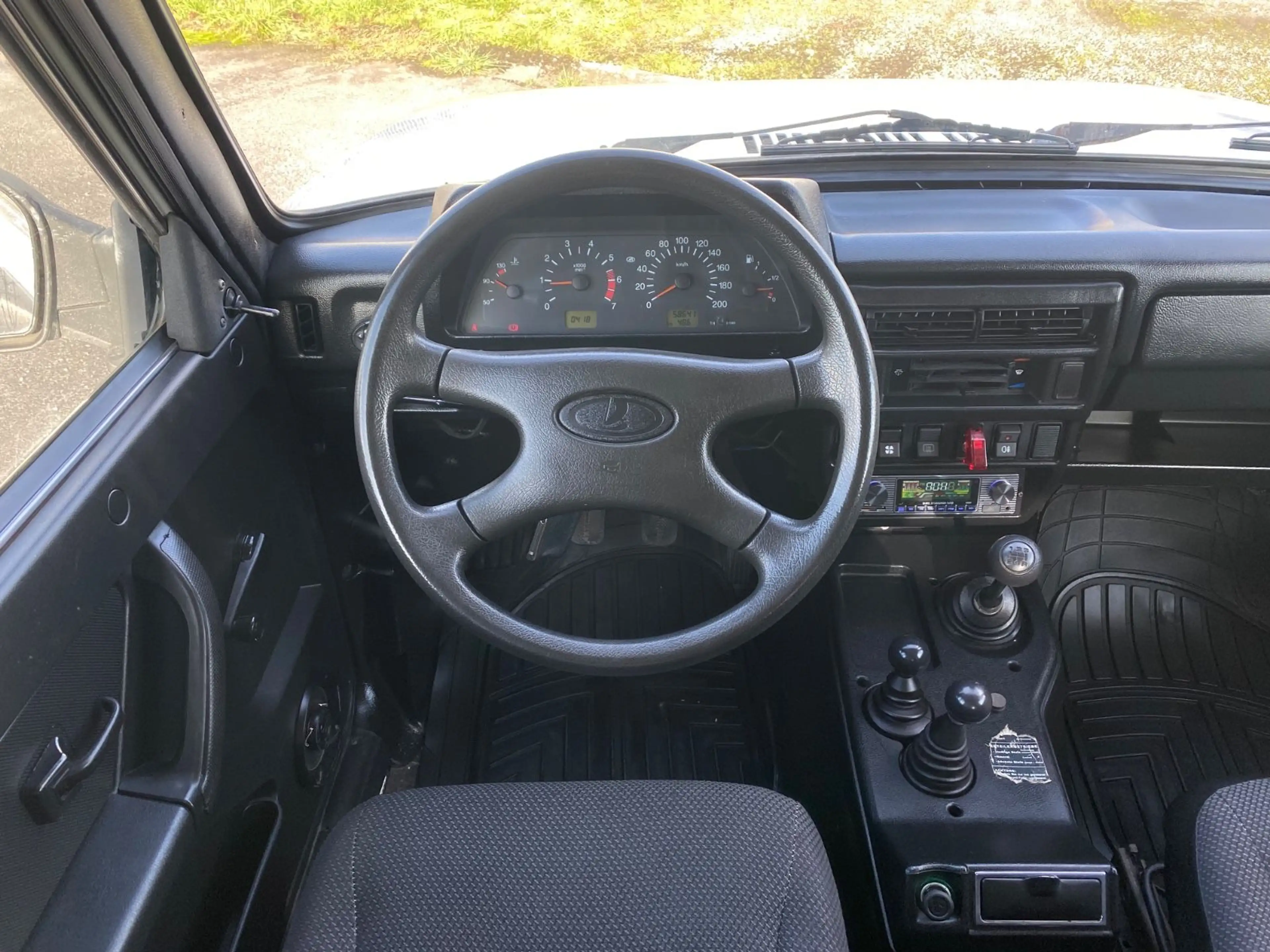 Lada Niva 1.7i 4x4 OFF-Road*Tüv NEU*SEILWINDE*AHK — photo 13