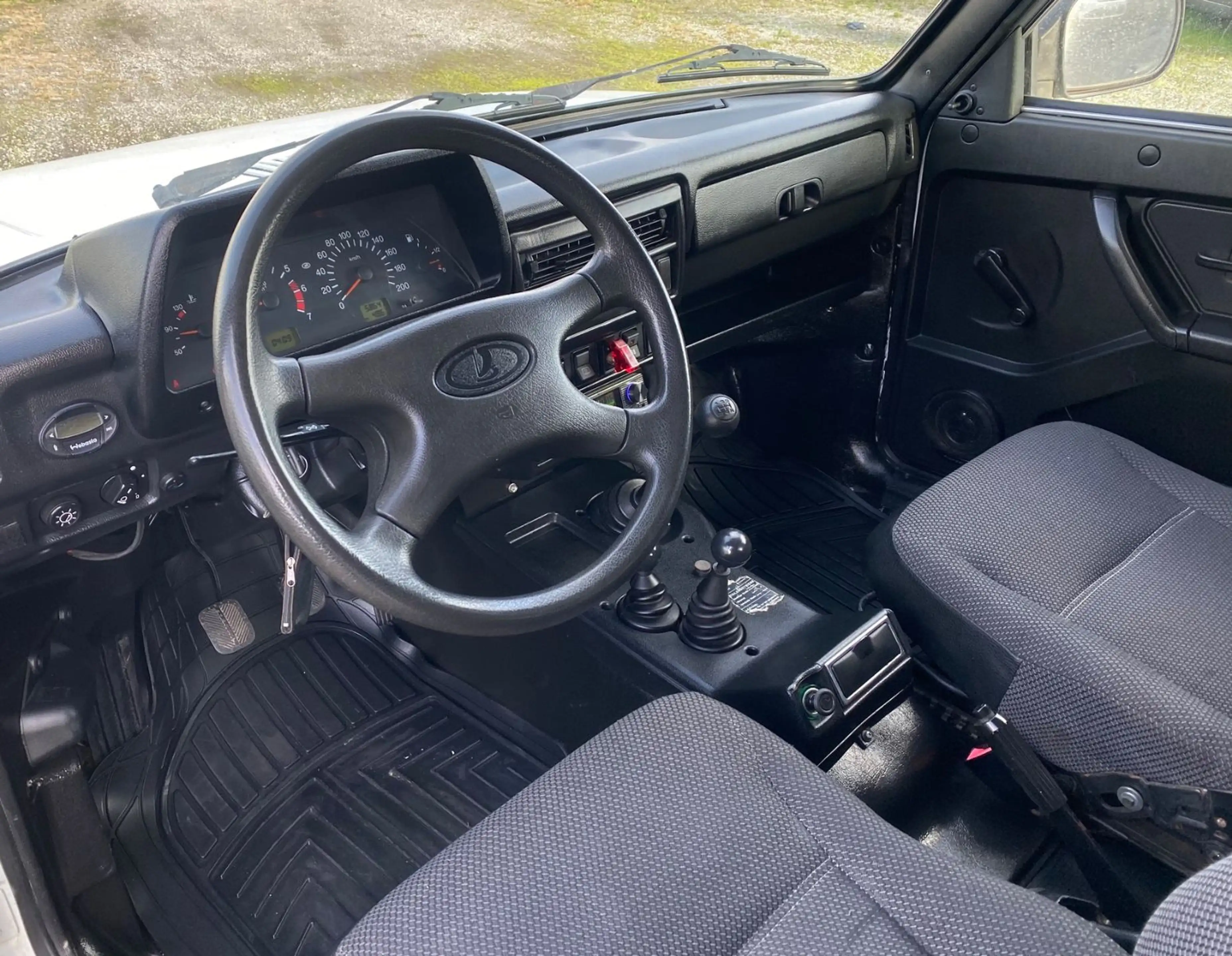 Lada Niva 1.7i 4x4 OFF-Road*Tüv NEU*SEILWINDE*AHK — photo 11