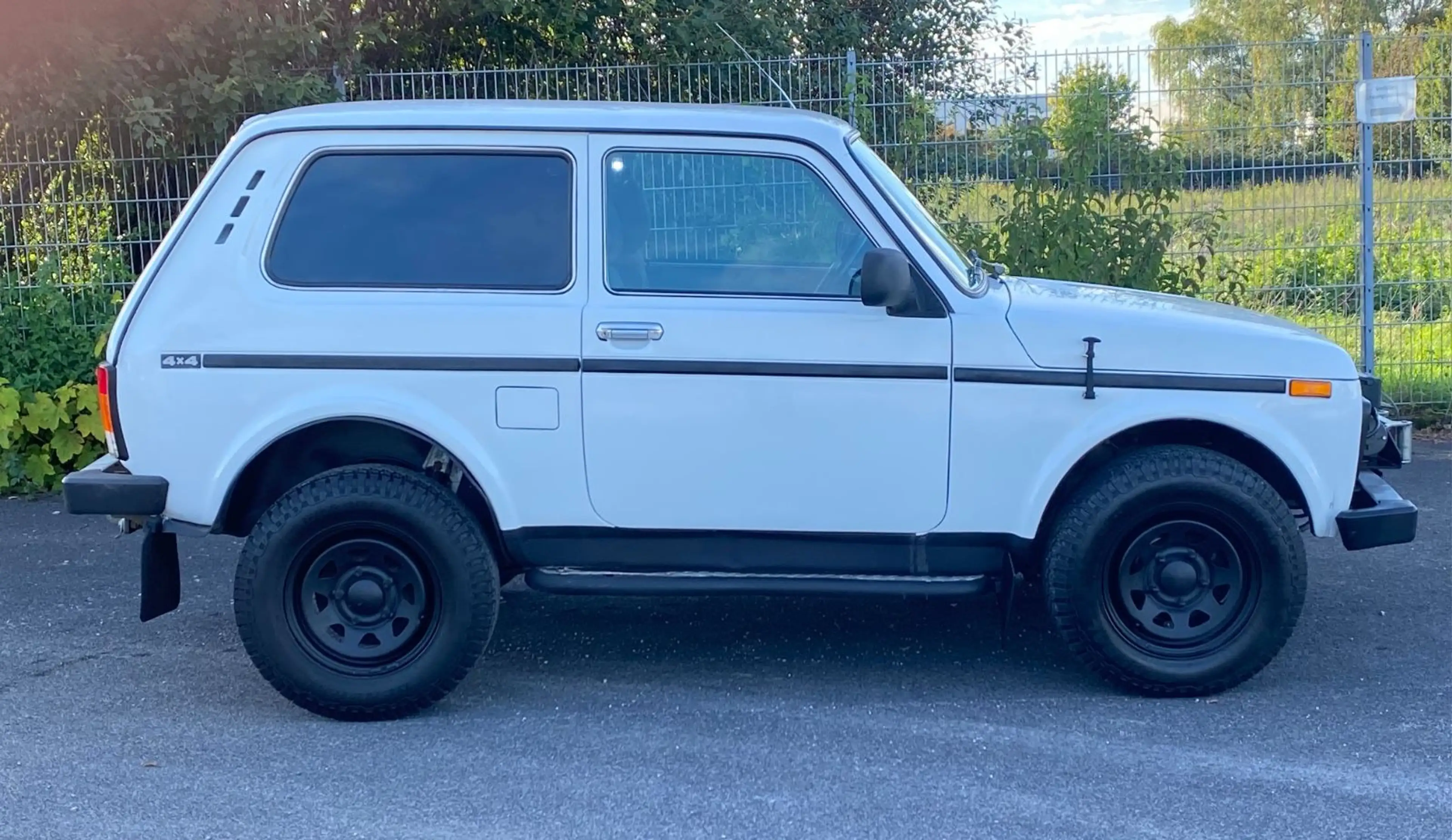Lada Niva 1.7i 4x4 OFF-Road*Tüv NEU*SEILWINDE*AHK — photo 8