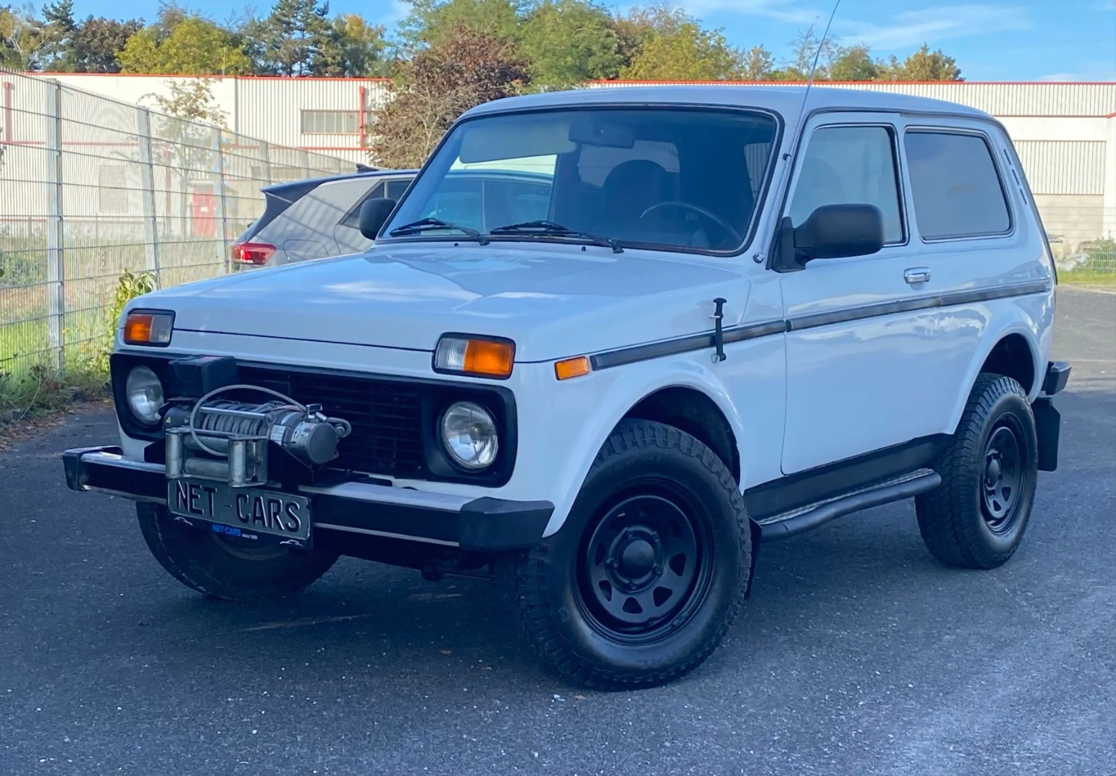 Lada Niva 1.7i 4x4 OFF-Road*Tüv NEU*SEILWINDE*AHK