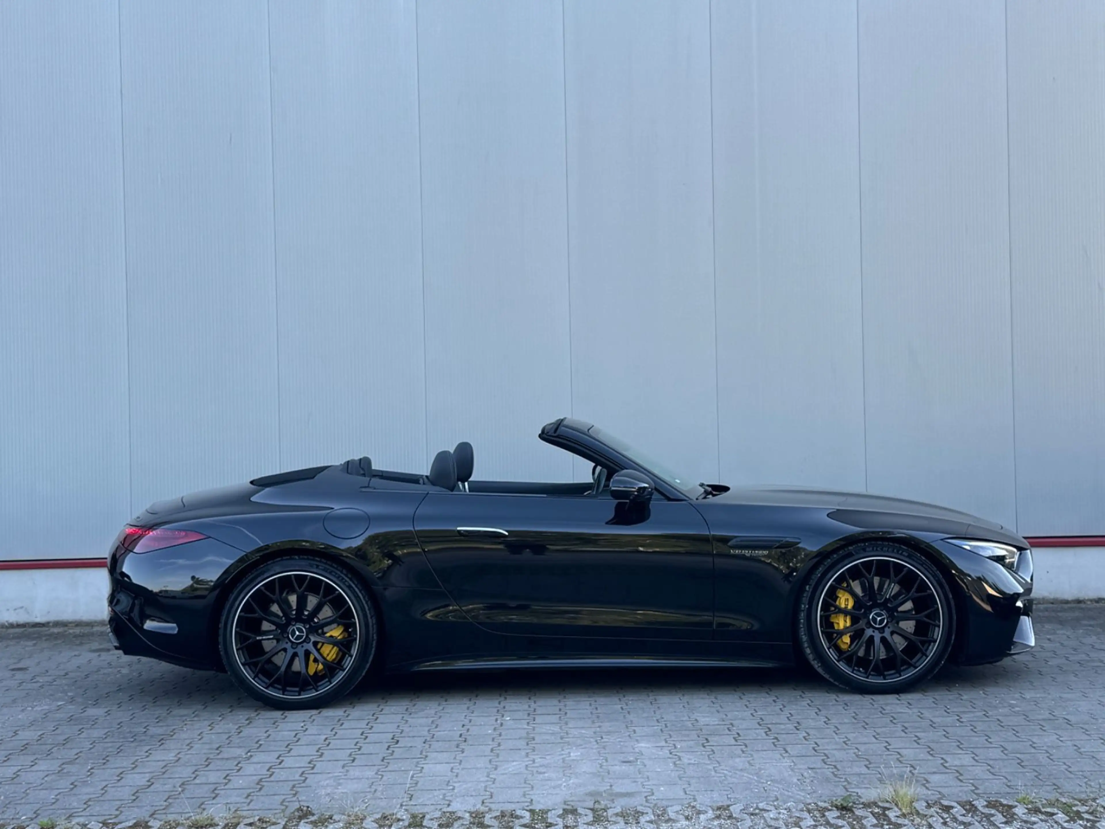 Mercedes-Benz SL 63 AMG 4MATIC+ Night Paket II — photo 2