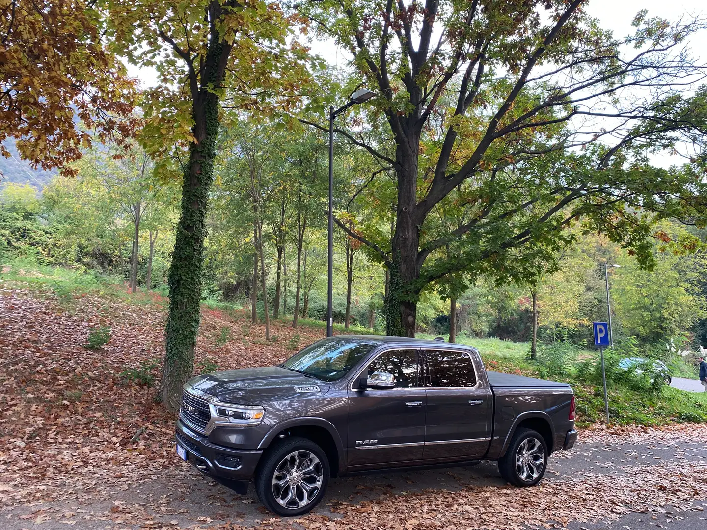 RAM 1500 Gris - 2