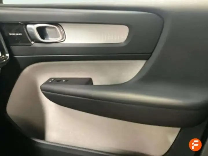Volvo XC40 2019, foto 13