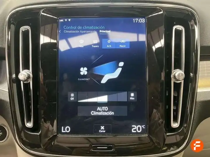 Volvo XC40 2019, foto 17