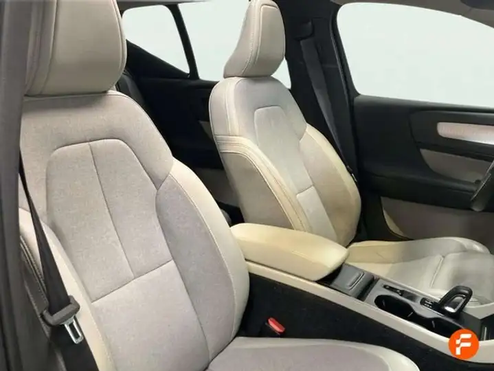 Volvo XC40 2019, foto 15
