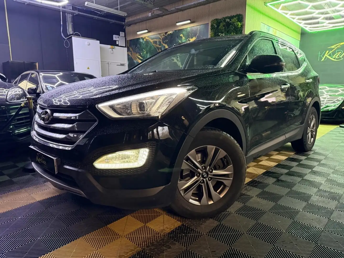 Hyundai SANTA FE 2.2 CRDI 195 cv INTUITIVE 4WD I SIÈGES CHAUFFANTS Noir - 1