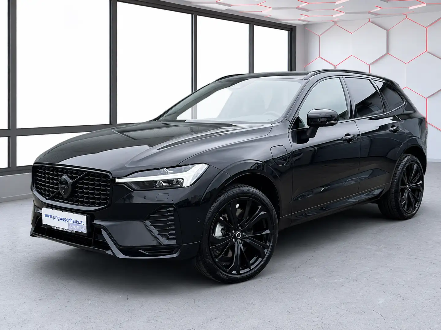 Volvo XC60 Plus Black Edition Plug-In-Hybrid AWD Aut. 79.905 Schwarz - 1