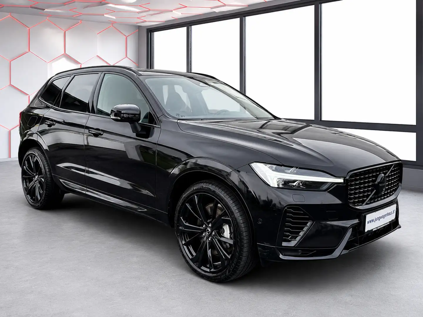 Volvo XC60 Plus Black Edition Plug-In-Hybrid AWD Aut. 79.905 Schwarz - 2