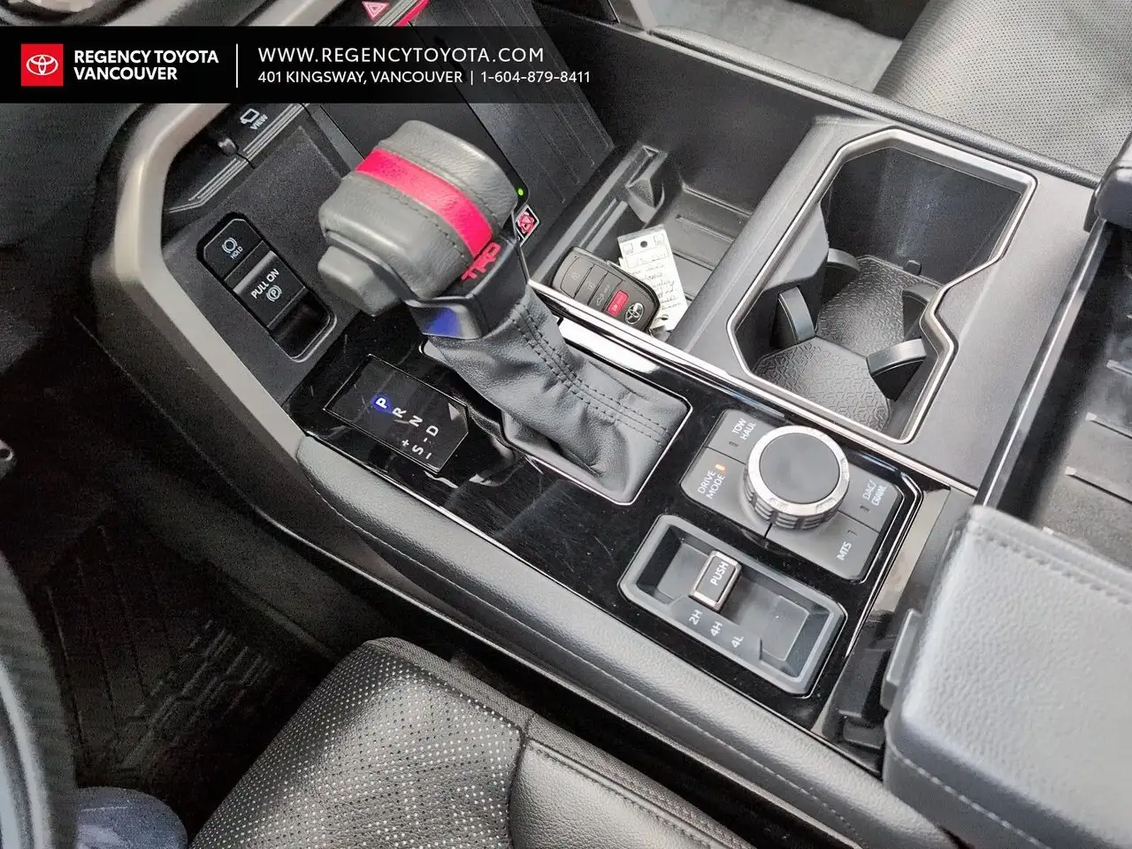 Toyota Tundra снимка Toyota Tundra