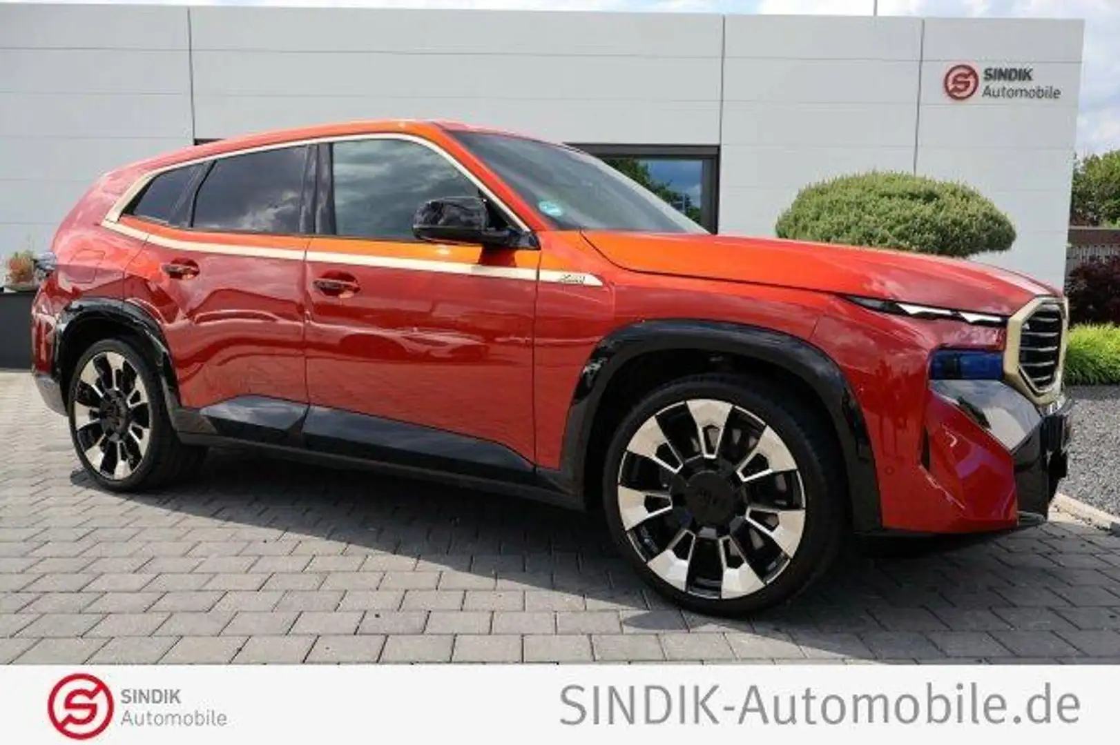 BMW XM "INDIVIDUAL" B&W-AHK-Massage-DriversP.-Iconic Orange - 1