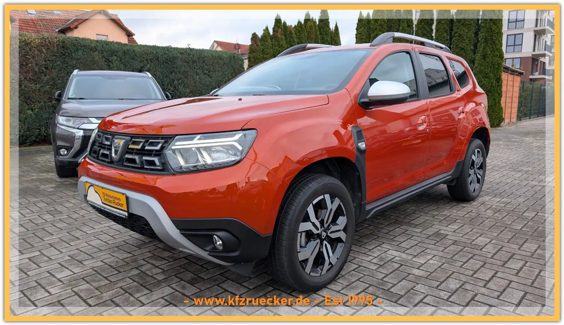 Dacia Duster II Prestige+ 1.HA AHK LED NAVI SHZG TEMOM Orange - 1