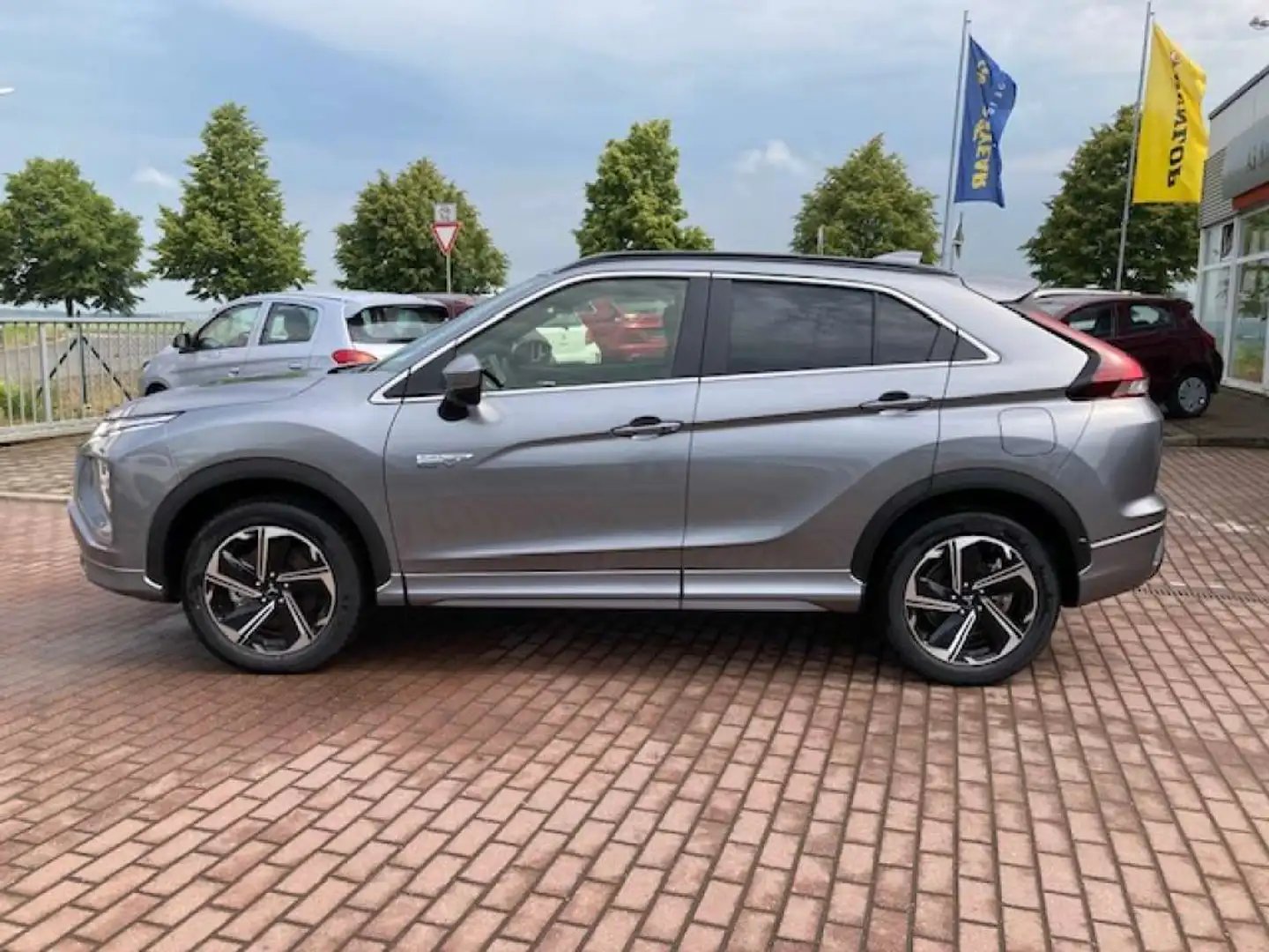 Mitsubishi Eclipse Cross Plug-in Hybrid PLUS Select Grau - 2