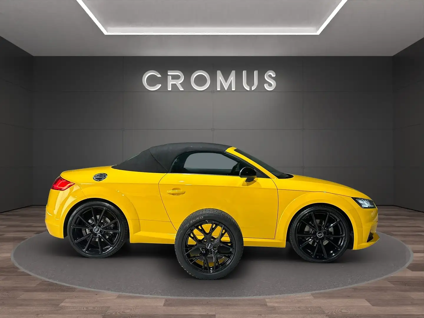 Audi TT Roadster 2.0 tfsi S line CABRIO 230CV Geel - 1