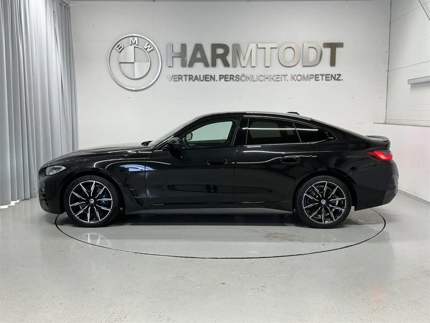 BMW 420 d xDrive Gran Coupe Schwarz - 2