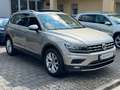 Volkswagen Tiguan Highline 4Motion*HUD*AHK*ACC*PANO*LED* Argent - thumbnail 4