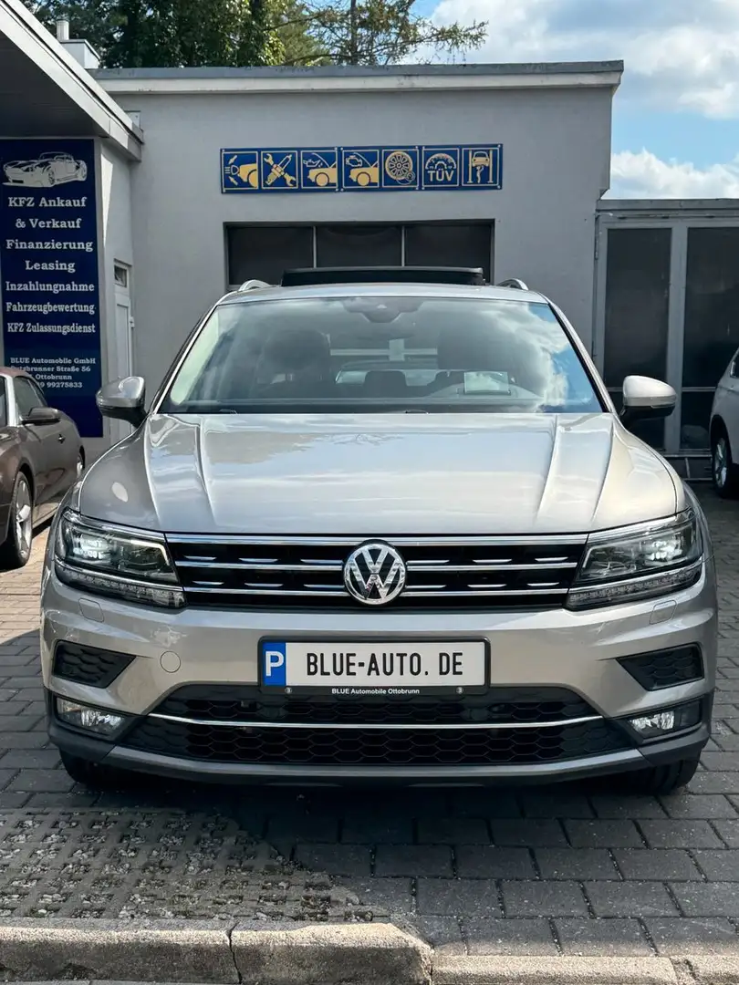 Volkswagen Tiguan Highline 4Motion*HUD*AHK*ACC*PANO*LED* Silber - 2
