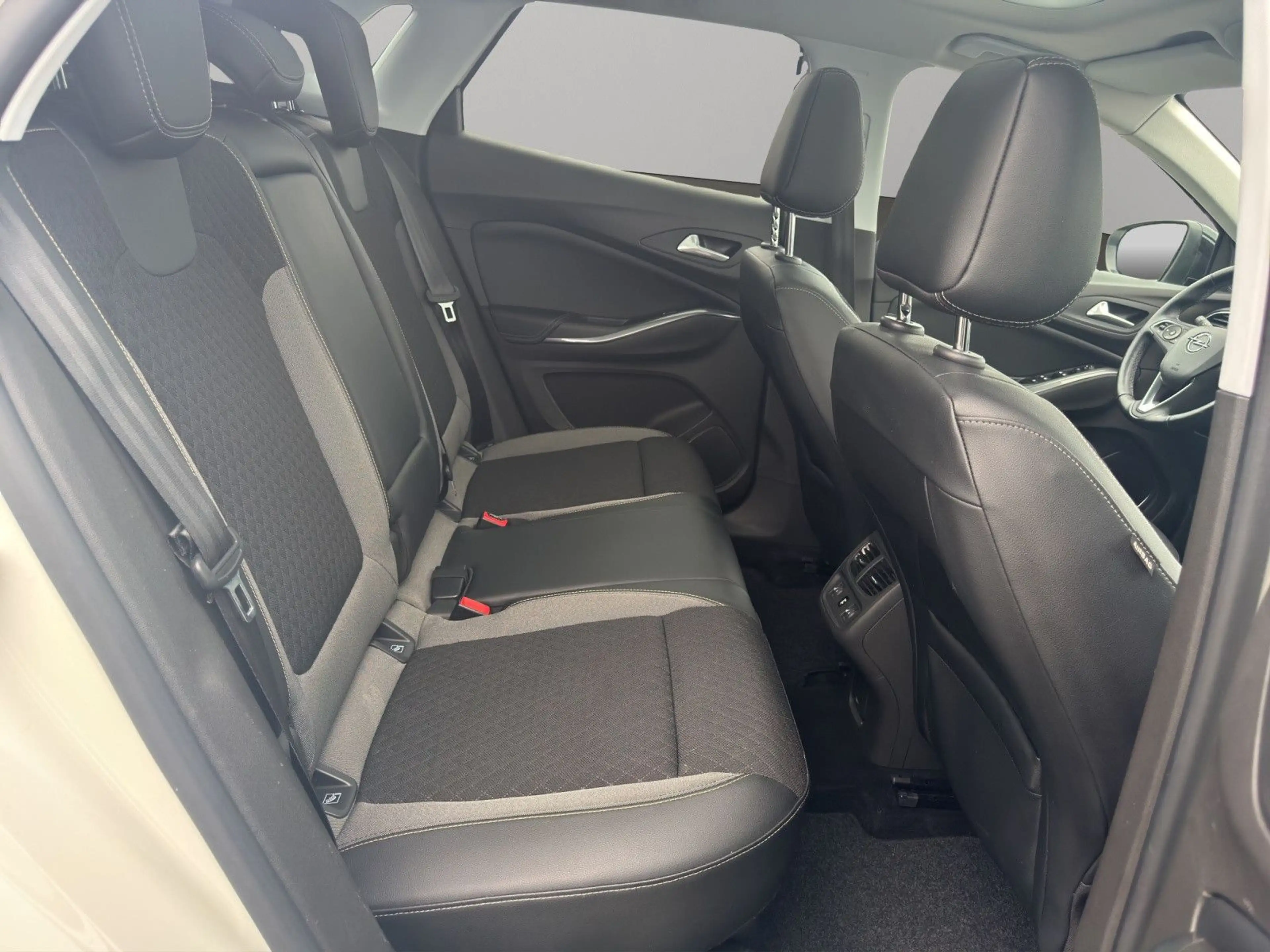 Opel Grandland X Grandland Innovation *LED*Leder*Kamera*Tempomat* — photo 12
