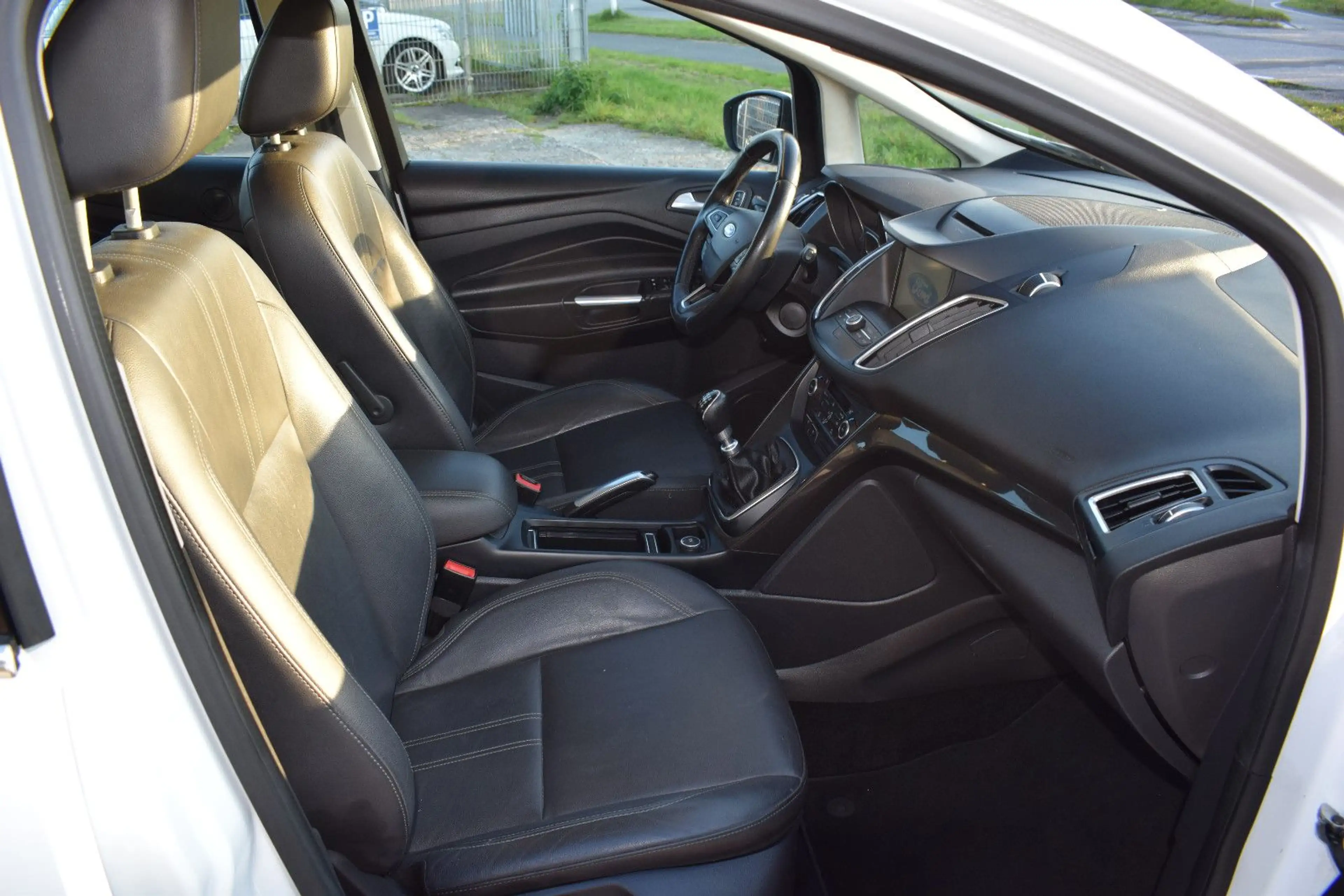 Ford Grand C-Max Grand C-MAX Titanium ZAHNRIMEMN NEU — photo 14