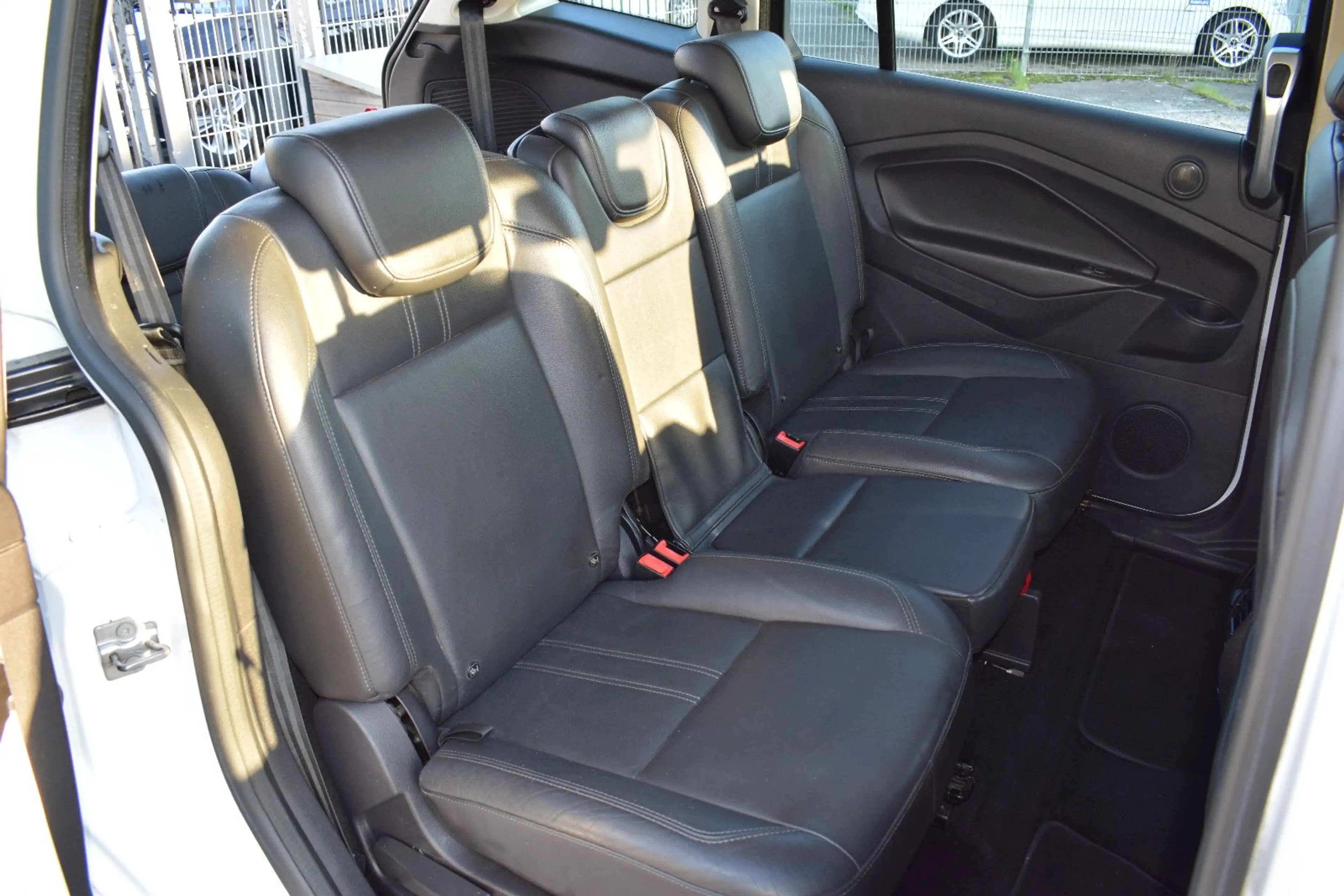 Ford Grand C-Max Grand C-MAX Titanium ZAHNRIMEMN NEU — photo 13