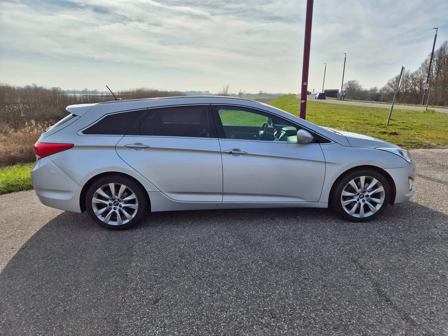 Hyundai i40 i40 2.0 GDI i-Catcher Plateado - 1