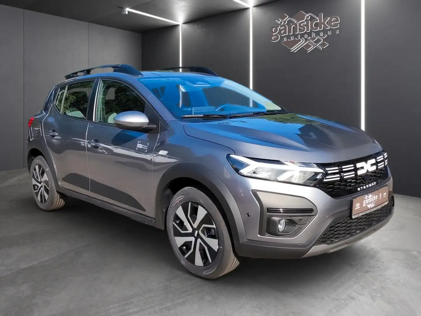 Dacia Sandero TCe 90 Expression Grijs - 2