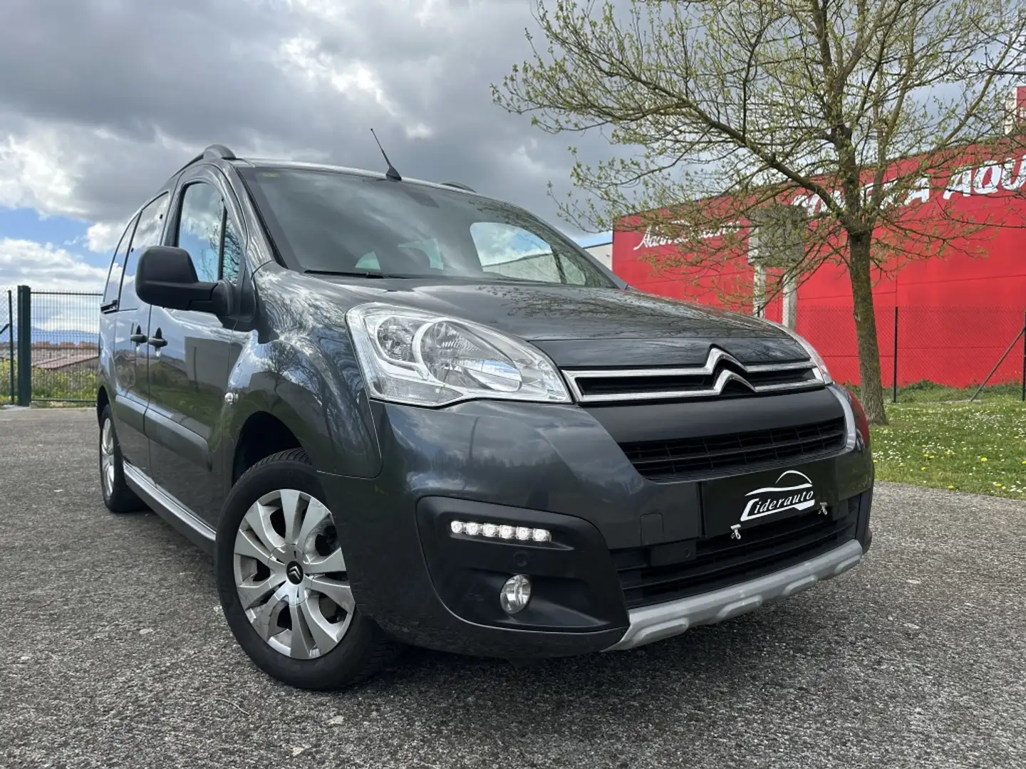 Citroen Berlingo PureTech S&S Talla M Feel 110 Gris - 2