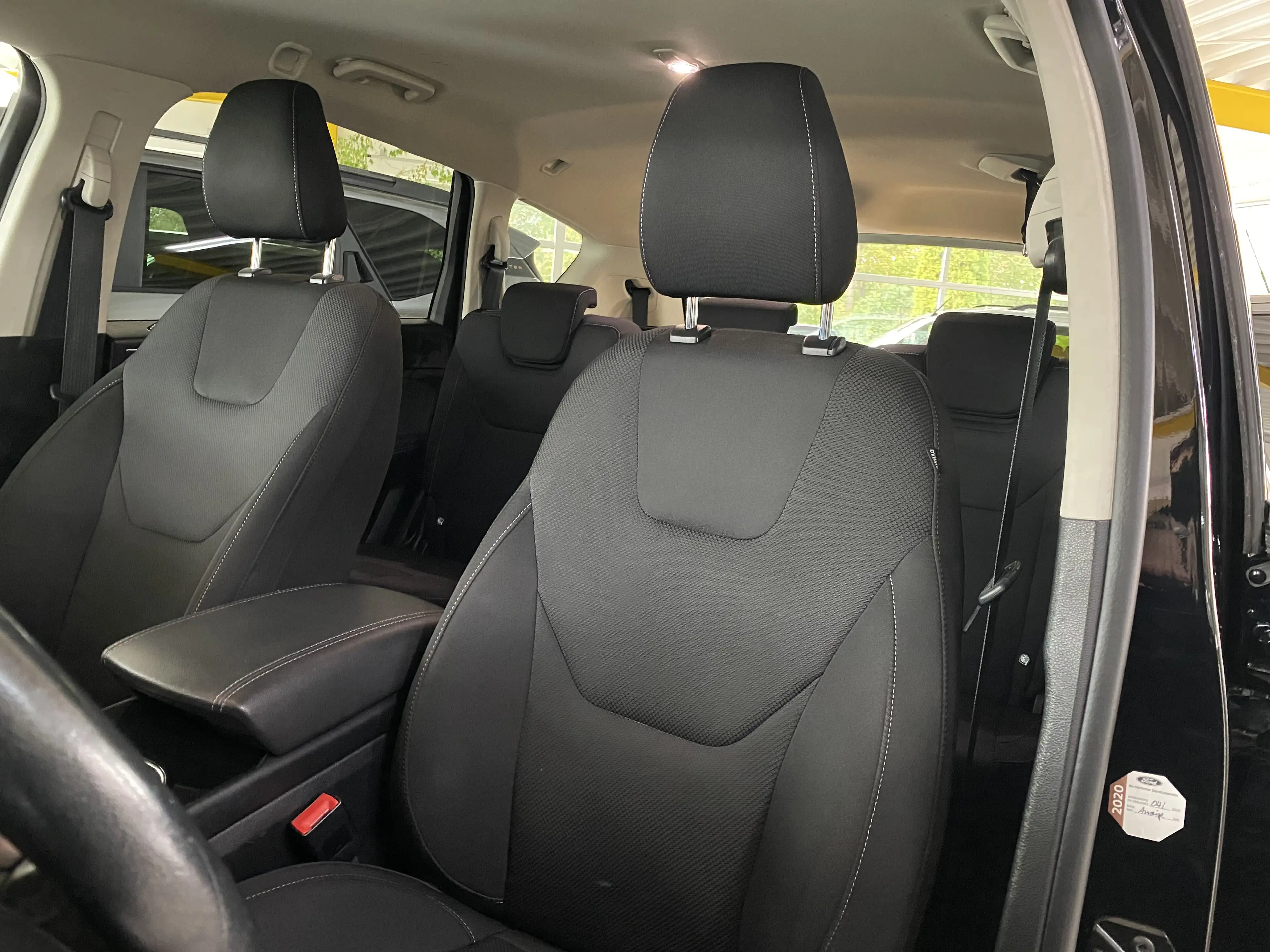 Ford S-Max Titanium — photo 10