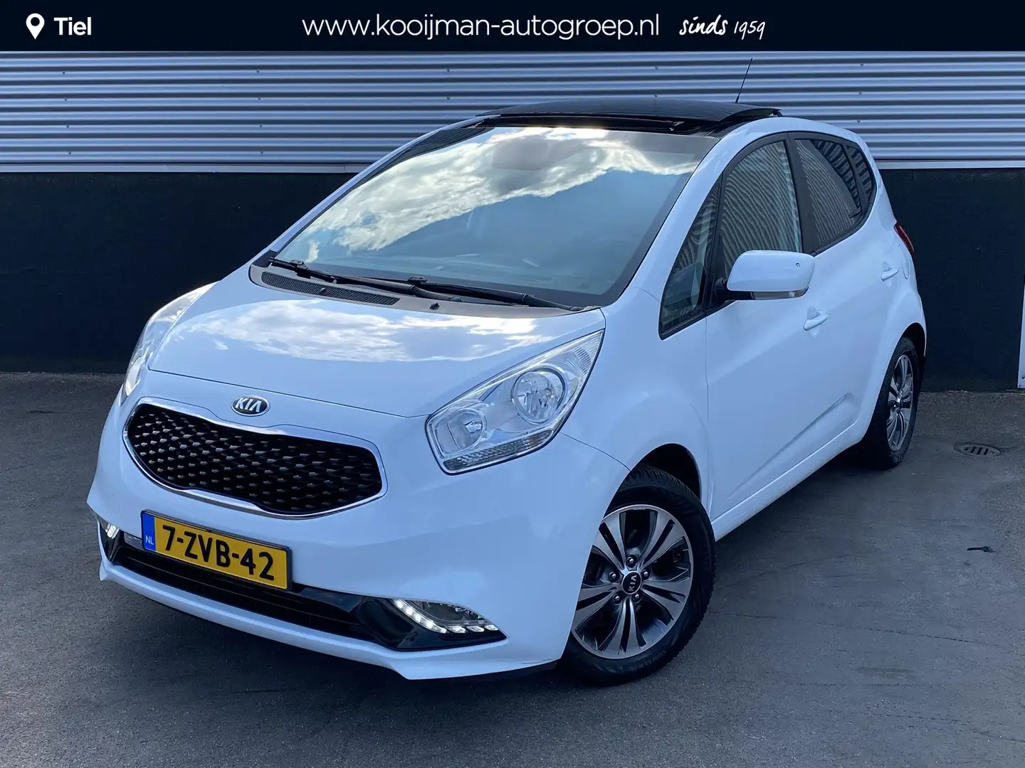 Kia Venga 1.6 CVVT ExecutiveLine Automaat, Trekhaak, Schuif/ Blanc - 1