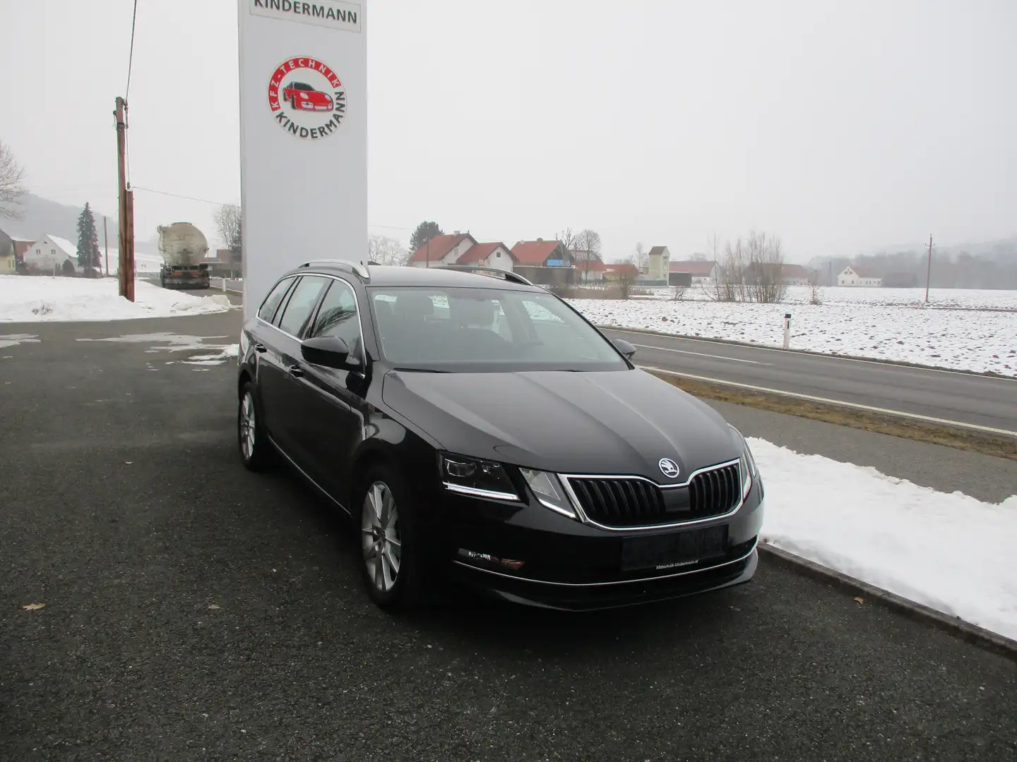 Skoda Octavia Style Schwarz - 1