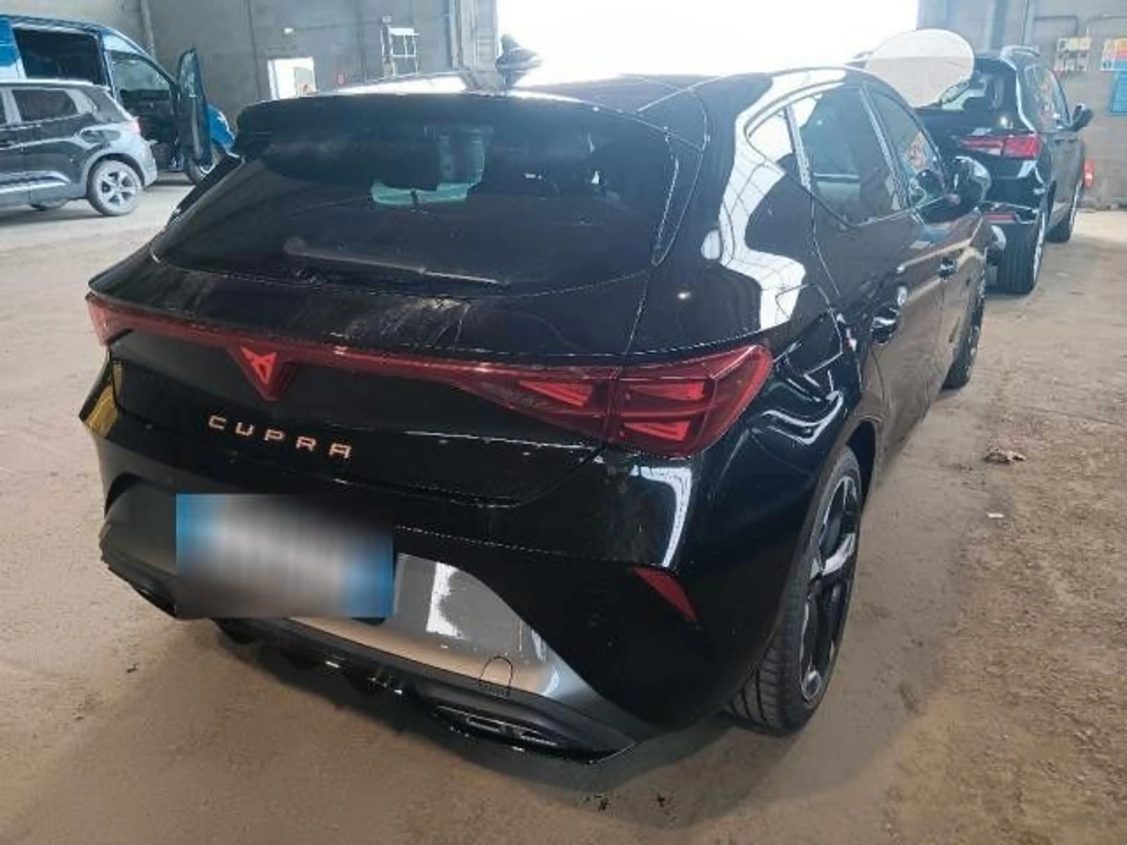 CUPRA Leon 2.0TDI DSG Kessy LED Alu18 PDC — photo 3
