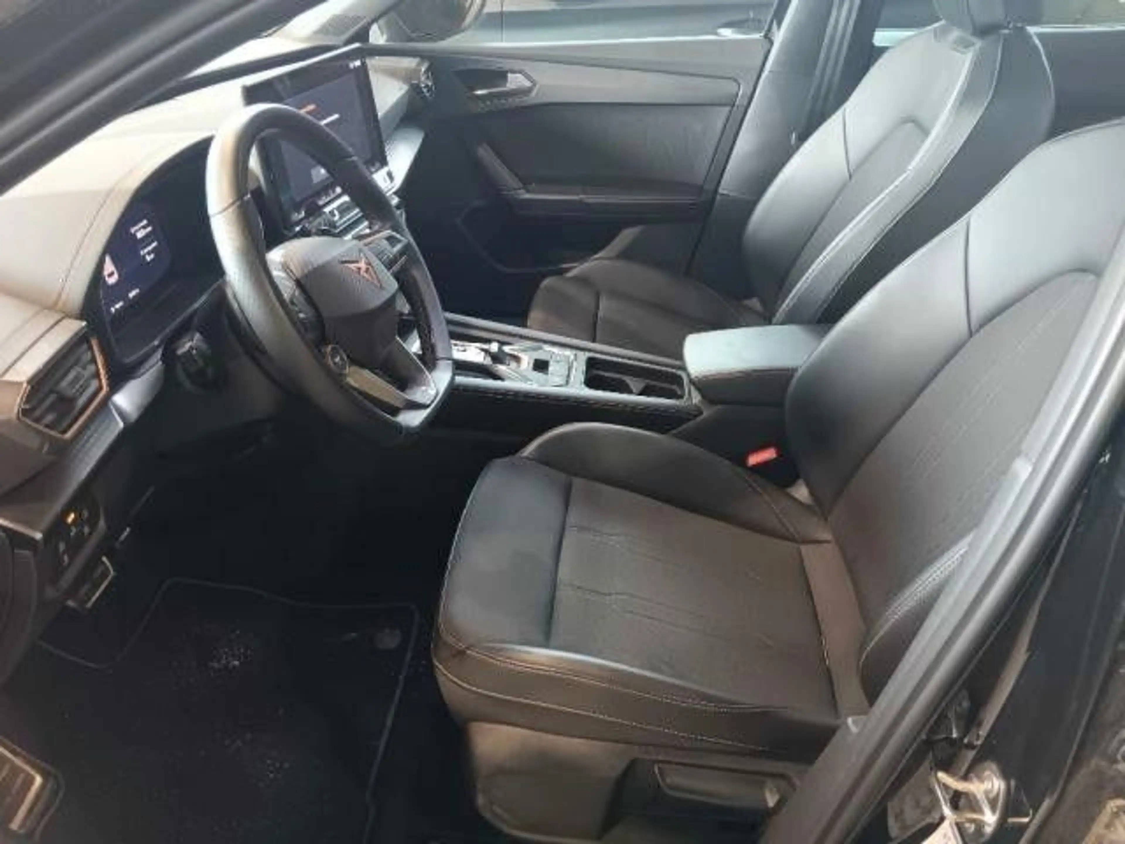 CUPRA Leon 2.0TDI DSG Kessy LED Alu18 PDC — photo 6
