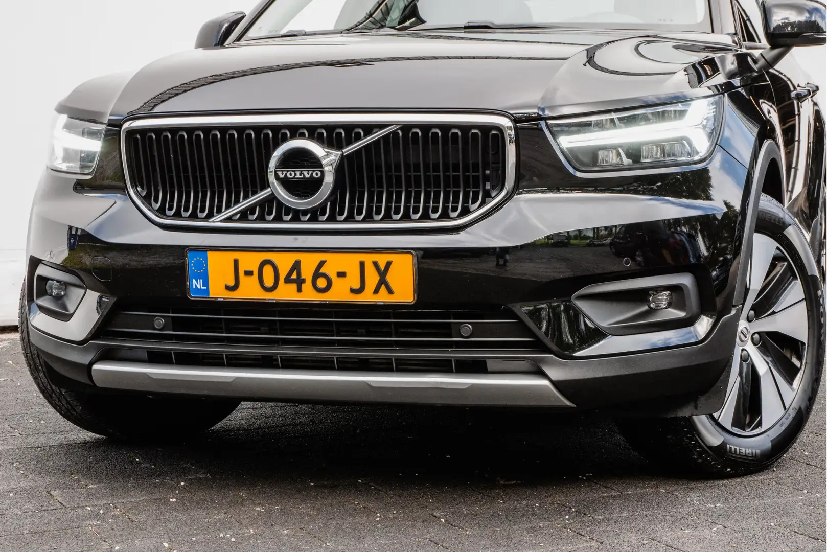 Volvo XC40 1.5 T2 Aut. Business Pro Navigatie/ Camera/ Blis/ Noir - 2