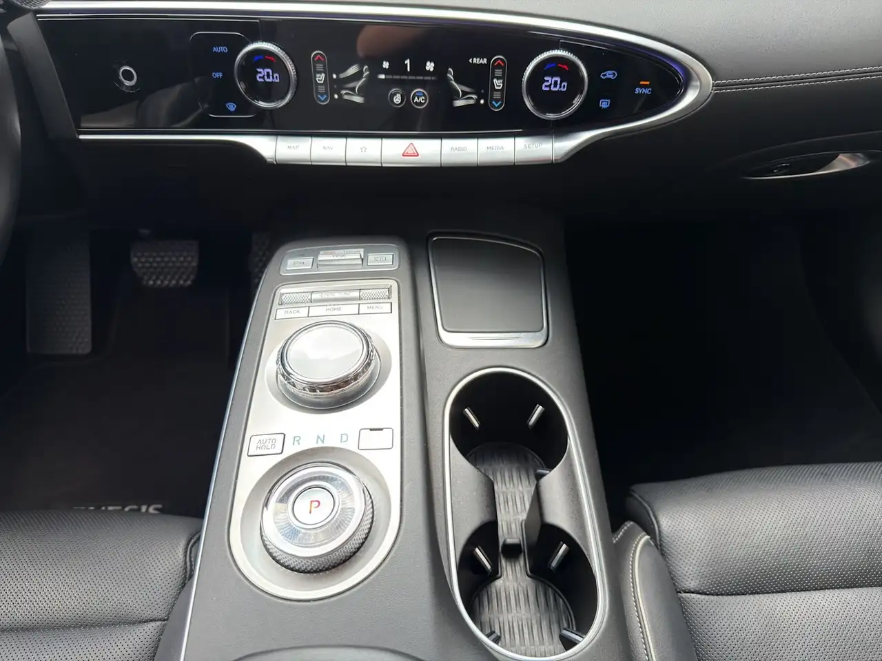 Genesis GV70 снимка Genesis GV70