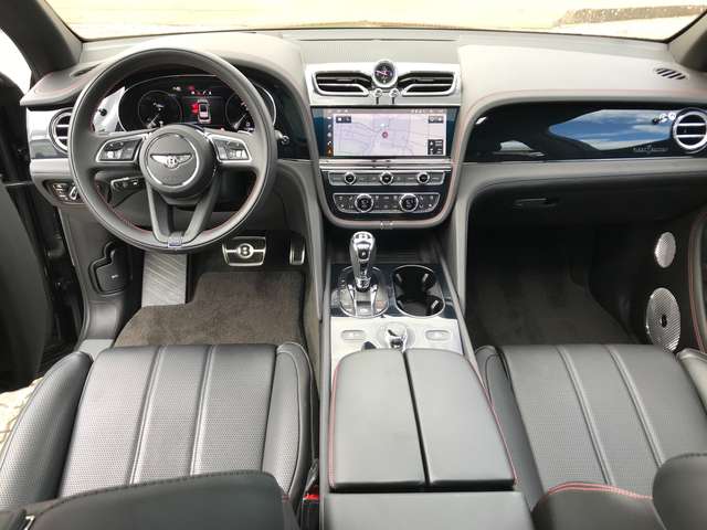 Bentley Bentayga V 8 INZAHL. / TAUSCH FIRST EDITION BLACKLINE NAIM