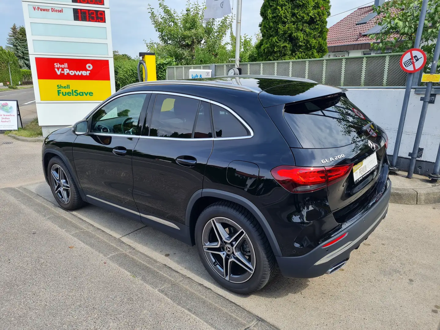 Mercedes-Benz GLA 200 AMG*AT7*Park-Paket*Business*MBUX* Fekete - 2