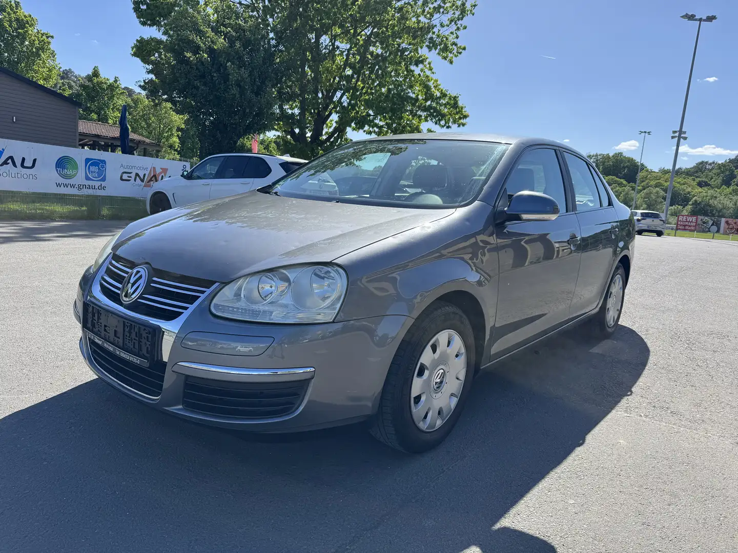 Volkswagen Jetta V 1.6 Trendline / Klima Gris - 1