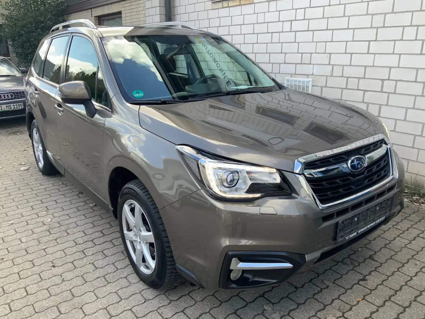 Subaru Forester Exclusive Pano/Navi/LED/AHK Braun - 1