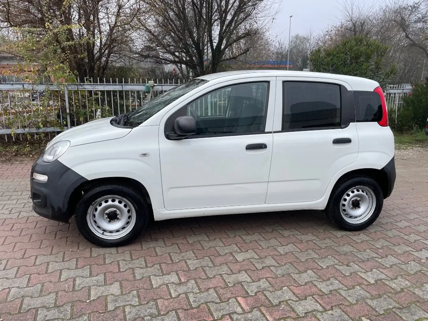 Fiat Panda 1.2 Pop Van 2 posti Bianco - 2